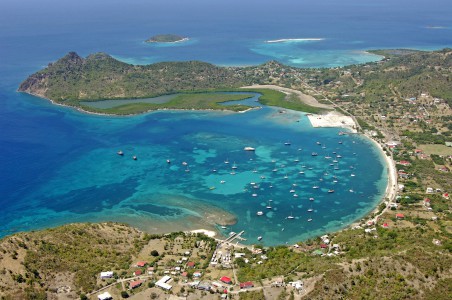 Tyrrell bay marina 'Carricou' - Canouan ( 23 MN )