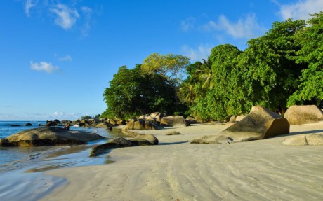 Beau Vallon - La Digue (21.5 mn)