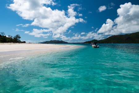 Aride Island - Beau Vallon (32.7 mn)