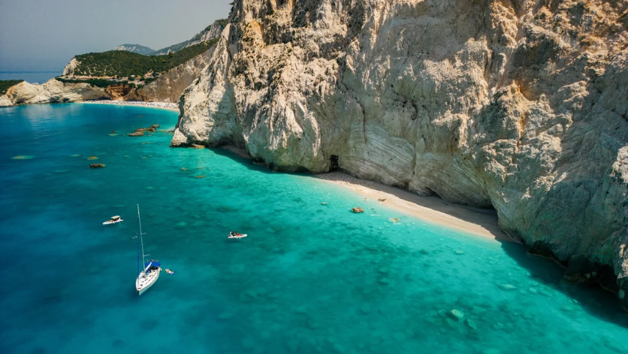 Playas de Lefkas en Grecia- Aguas turquesas title=