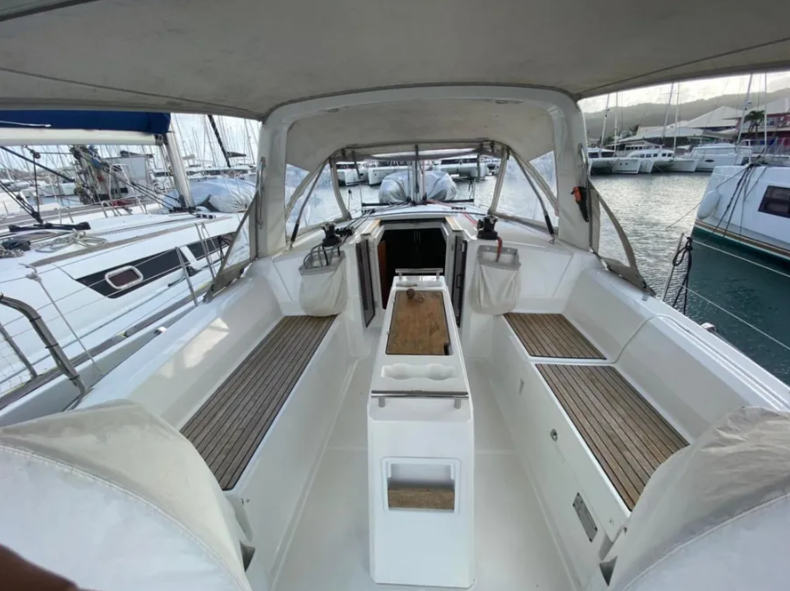 Oceanis 34 (3 cab) 