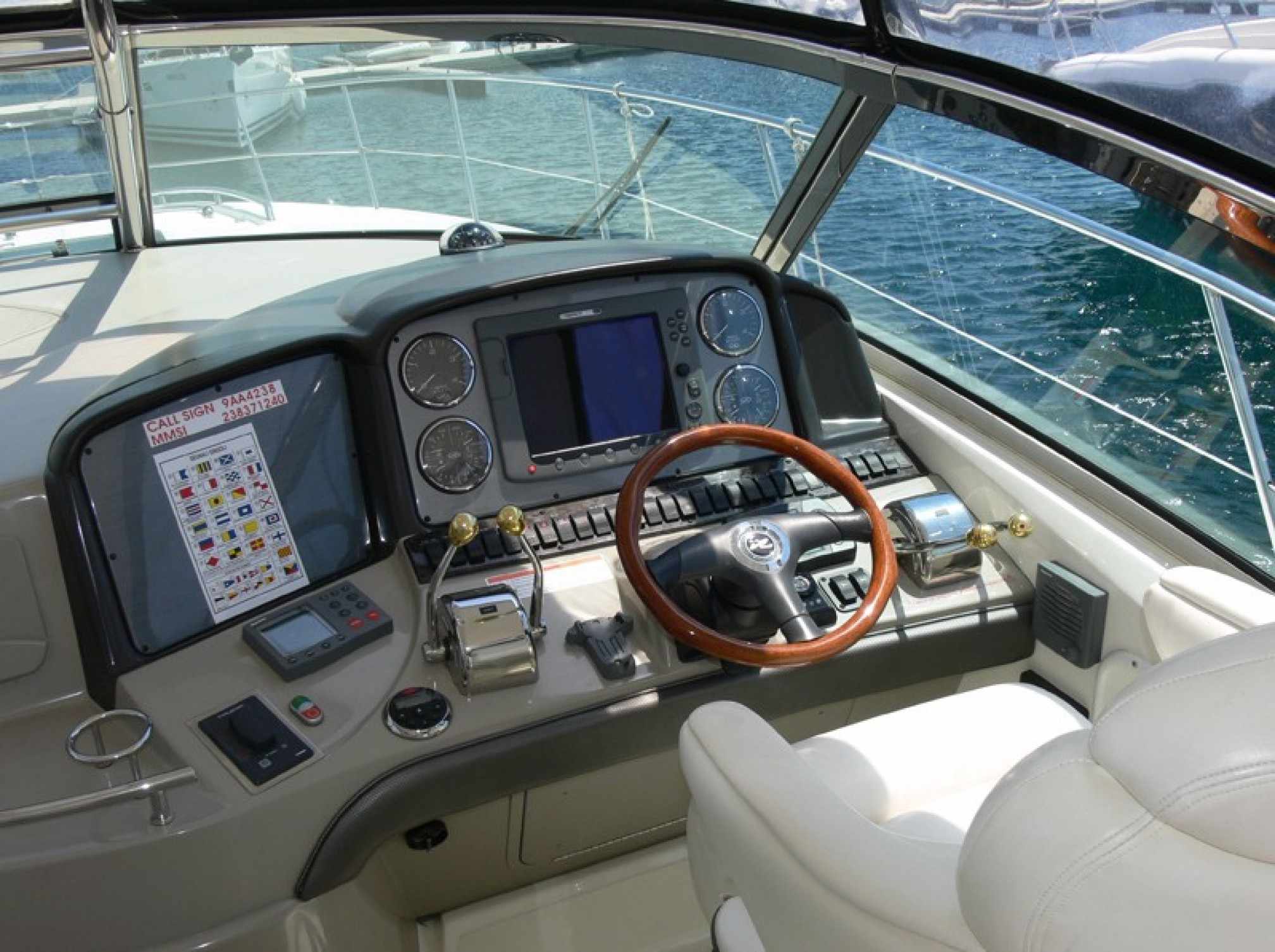 Sea Ray 455 motorboat charter cockpit