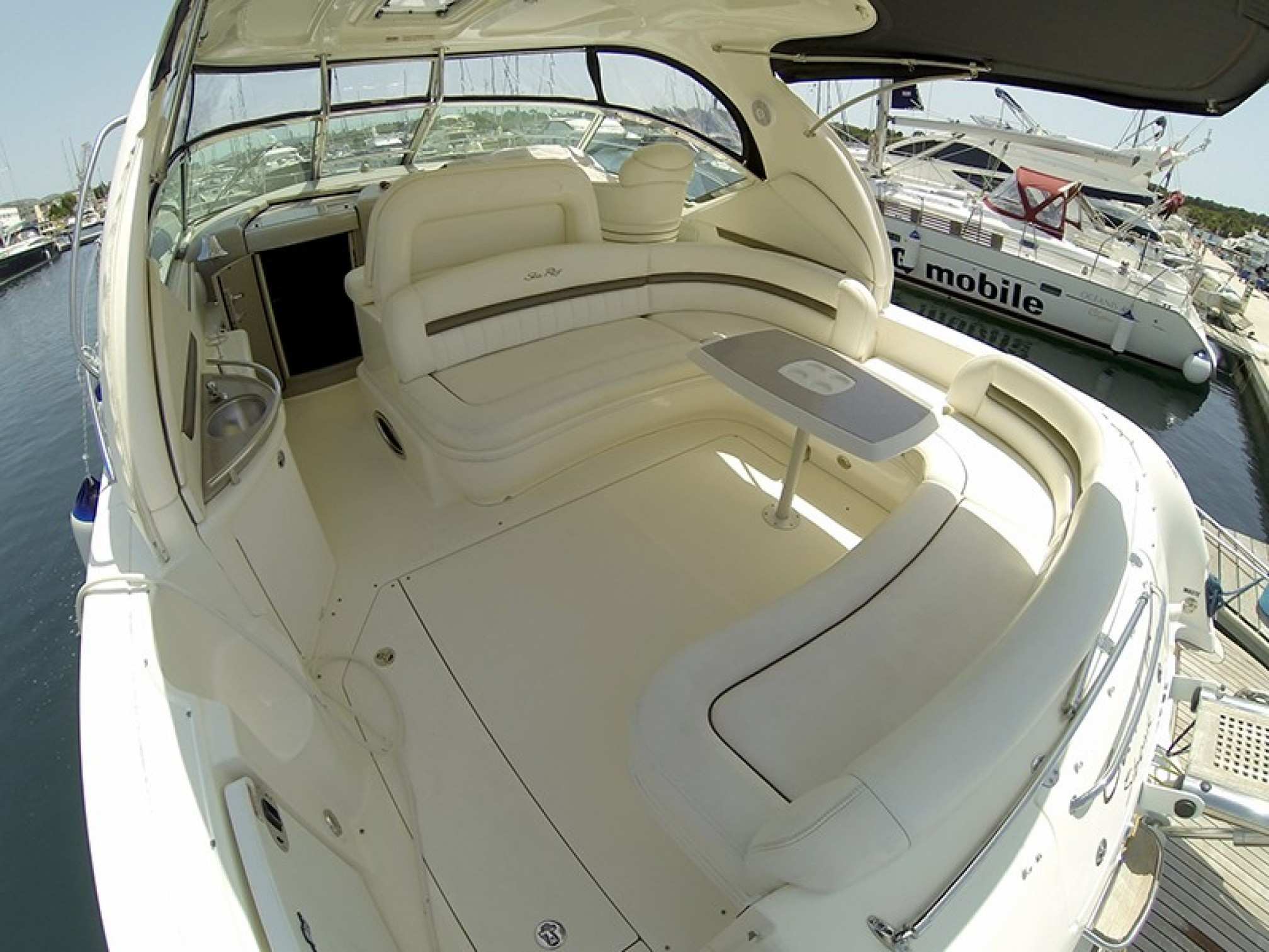 Sea Ray 455 motorboat charter outdoors salon