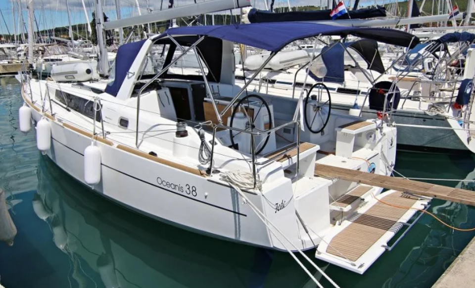 	Oceanis 38 (3 cab)