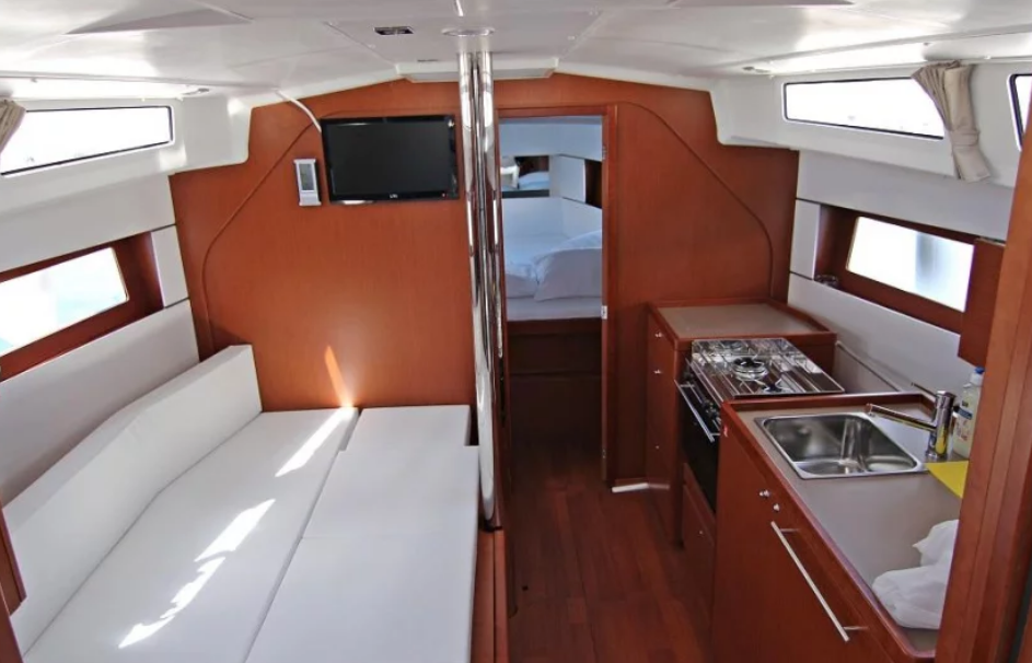 	Oceanis 38 (3 cab)