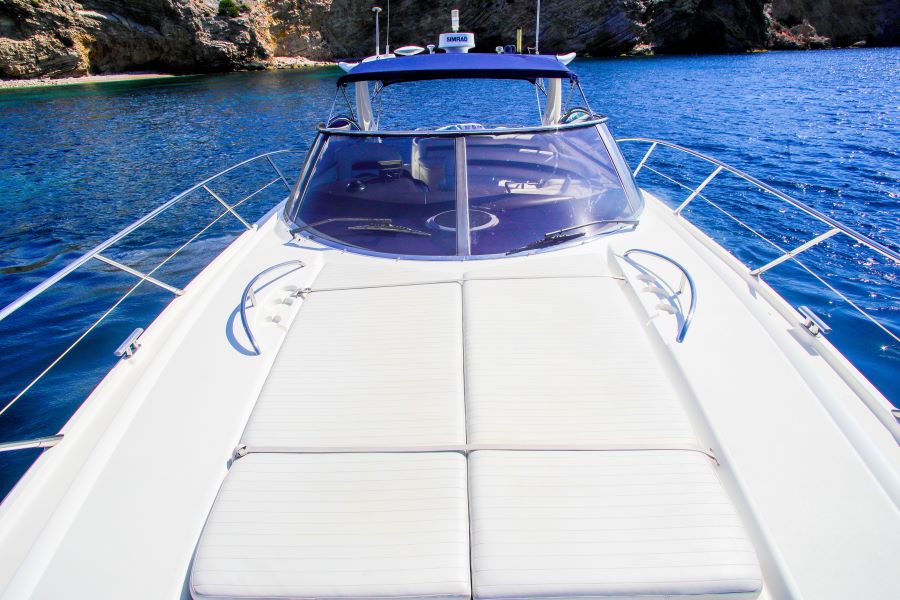 Sunseeker Camargue 50 yacht charter bow