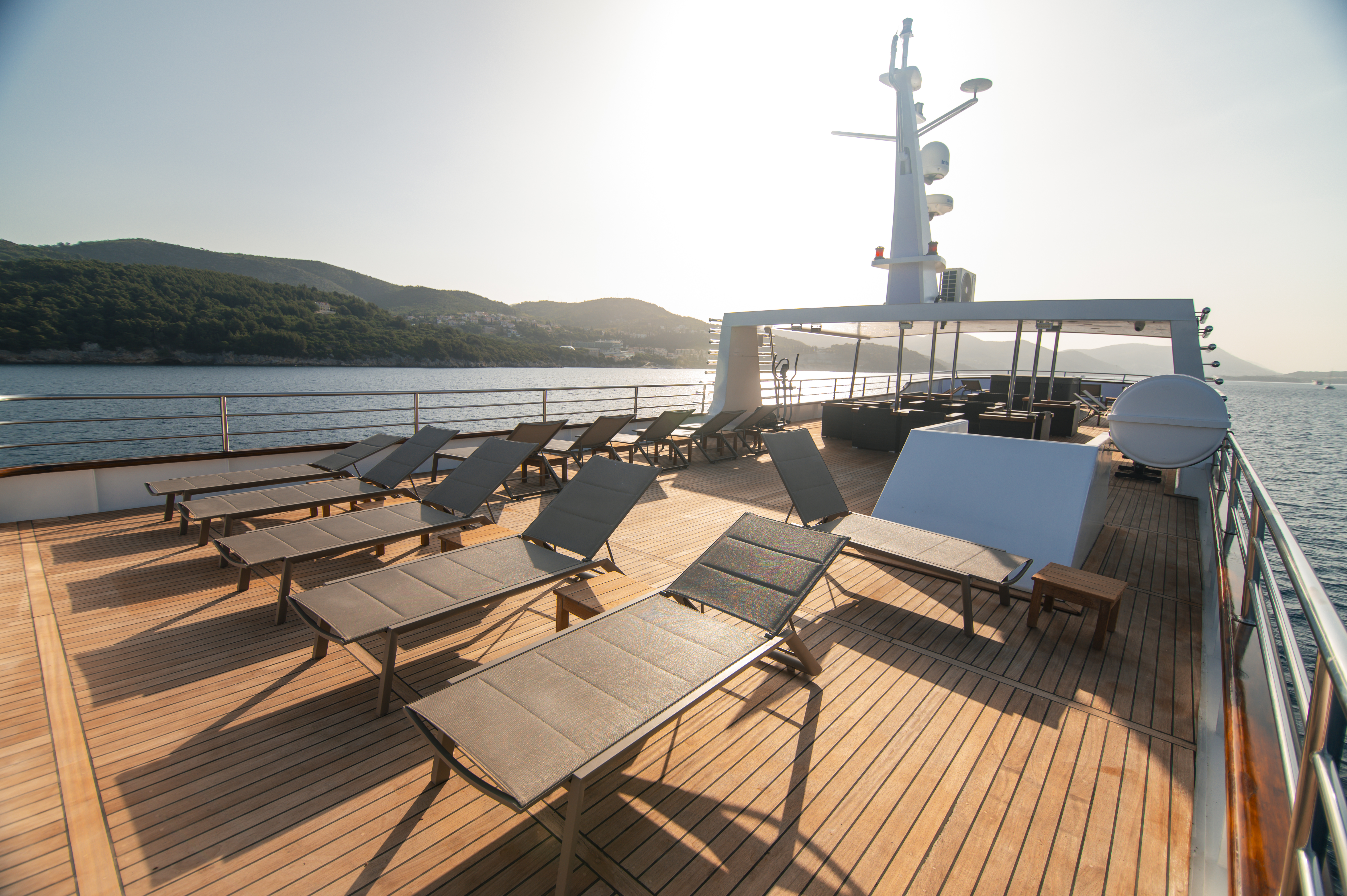 Rental yacht Diamond 40 pax sundeck