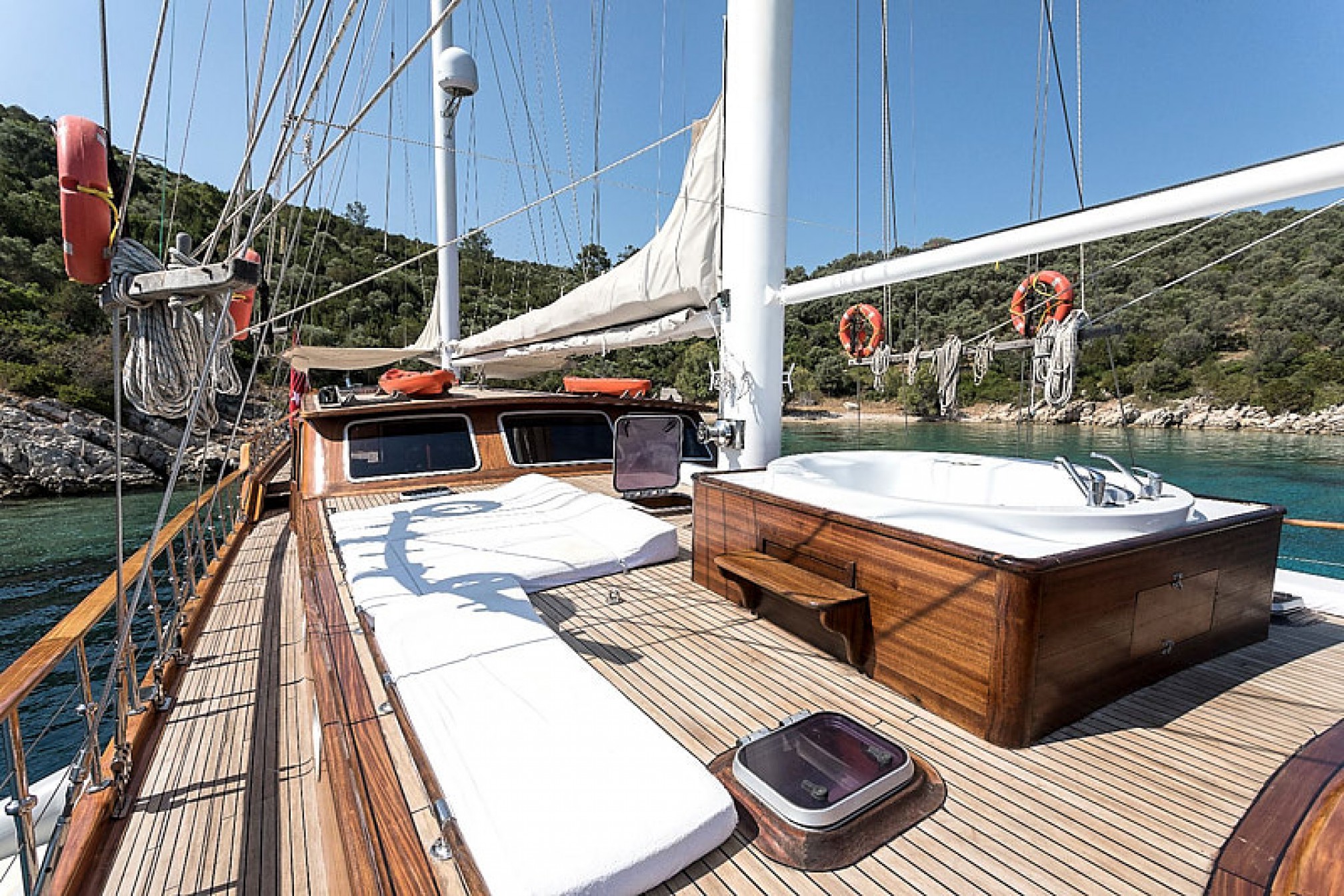 Rental gulet Grace 14 pax sundeck