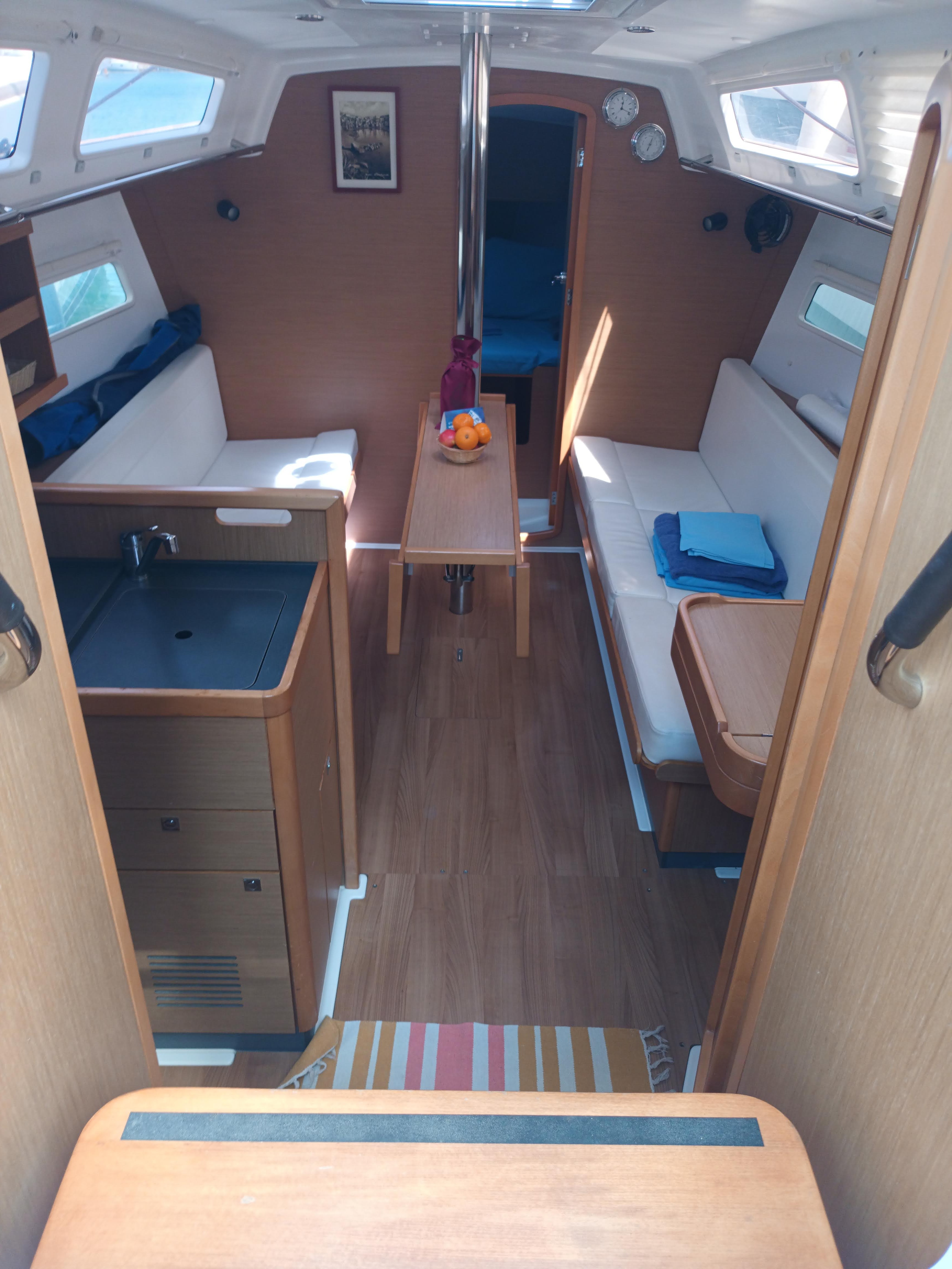 Sun Odyssey 319 (2 cab)