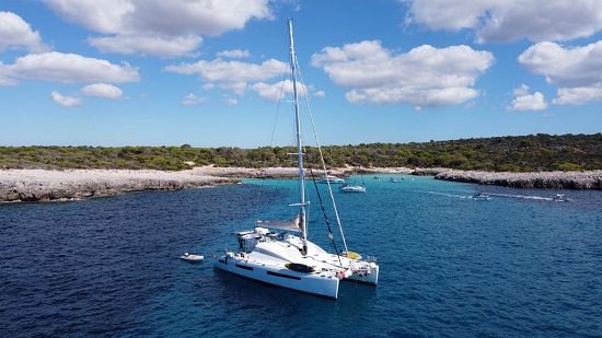 Catamarán de alquiler Privilege 615