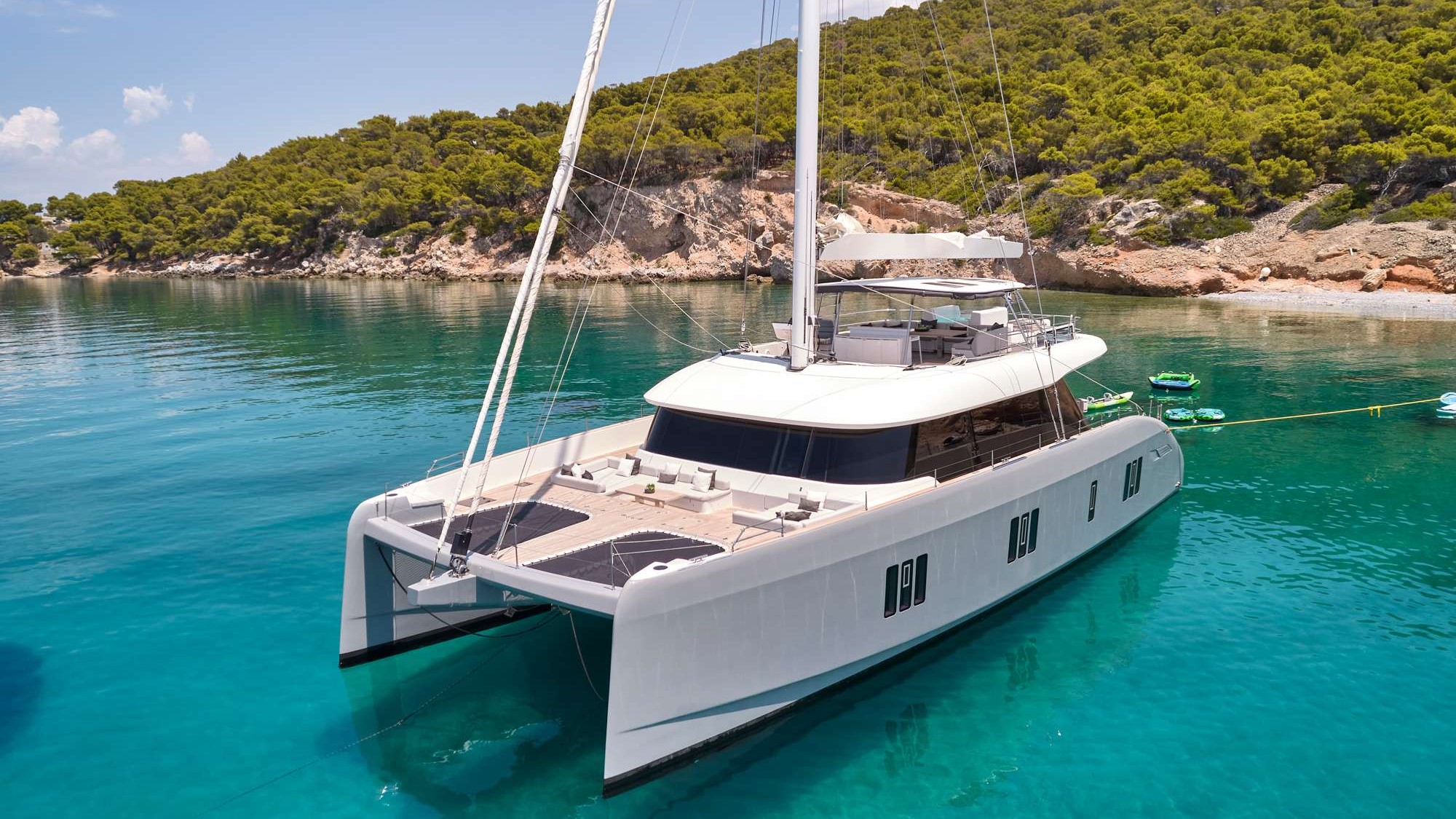 Rental catamaran ABOVE & BEYOND (4 cab)