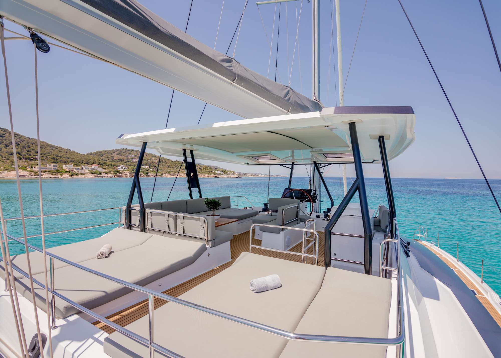 Catamaran de alquiler ASTORIA (5 cab) flybridge