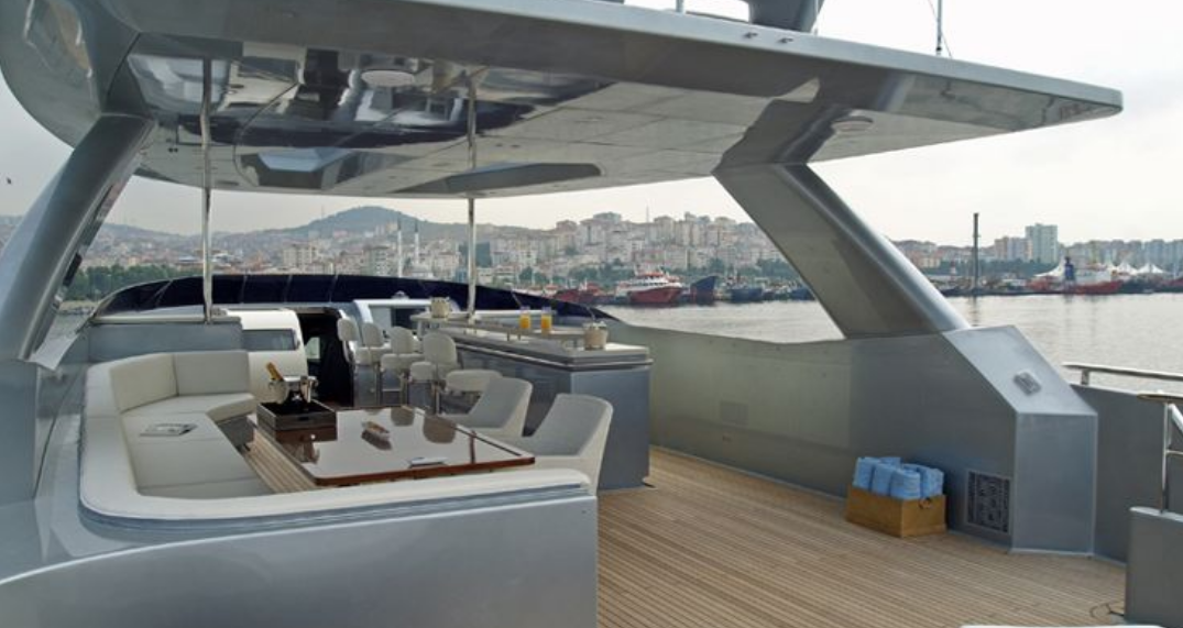 Rental yacht Meya Meya (5 cab) outdoors