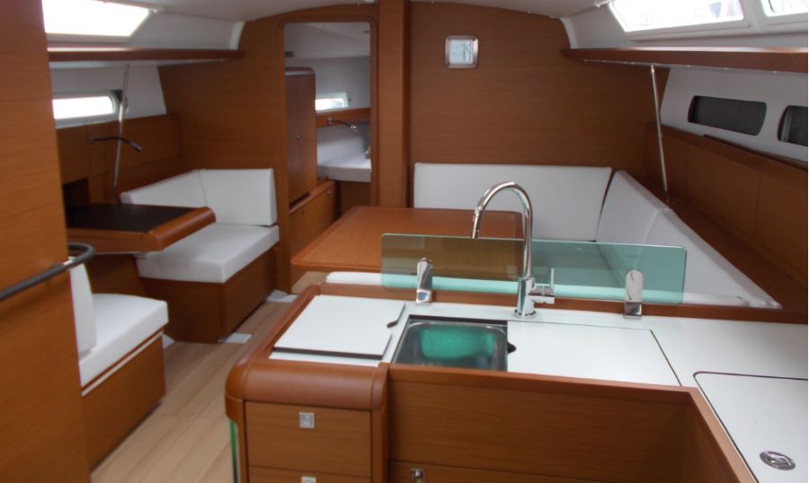 Sun Odyssey 419 (3 cab)