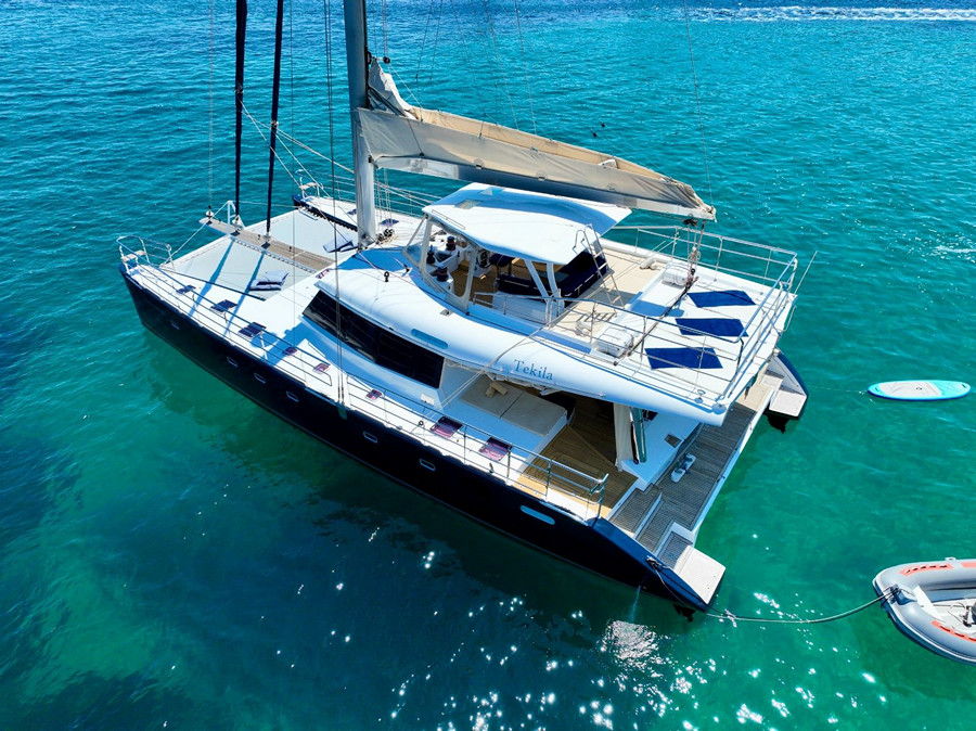 Catamaran de location Sunreef 60 Tekila ancré