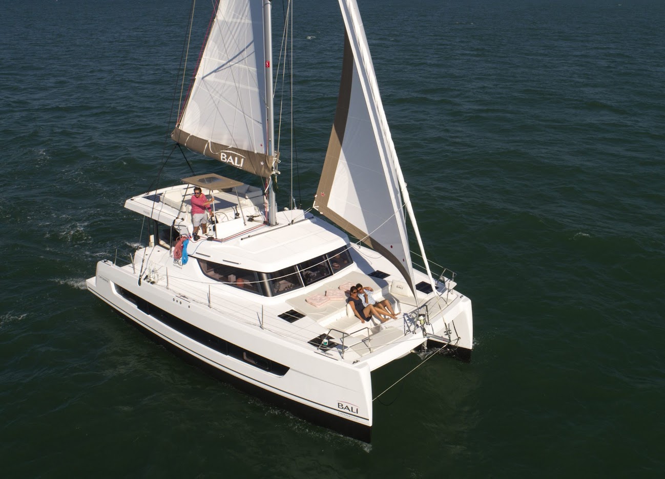 Catamaran de location Bali Catspace (12 pax) naviguant