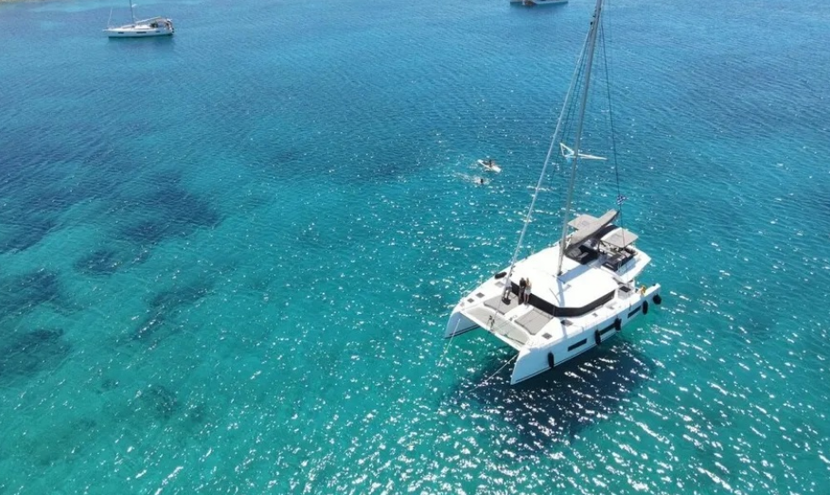 Dufour 48 Catamaran (5 + 2 cab)