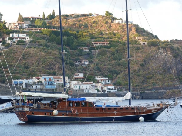 Kaptain Yilmaz II 14 pax - Gulet charter in Italy 