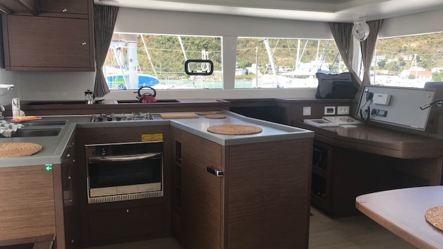 Lagoon 450 (4+2 cab)