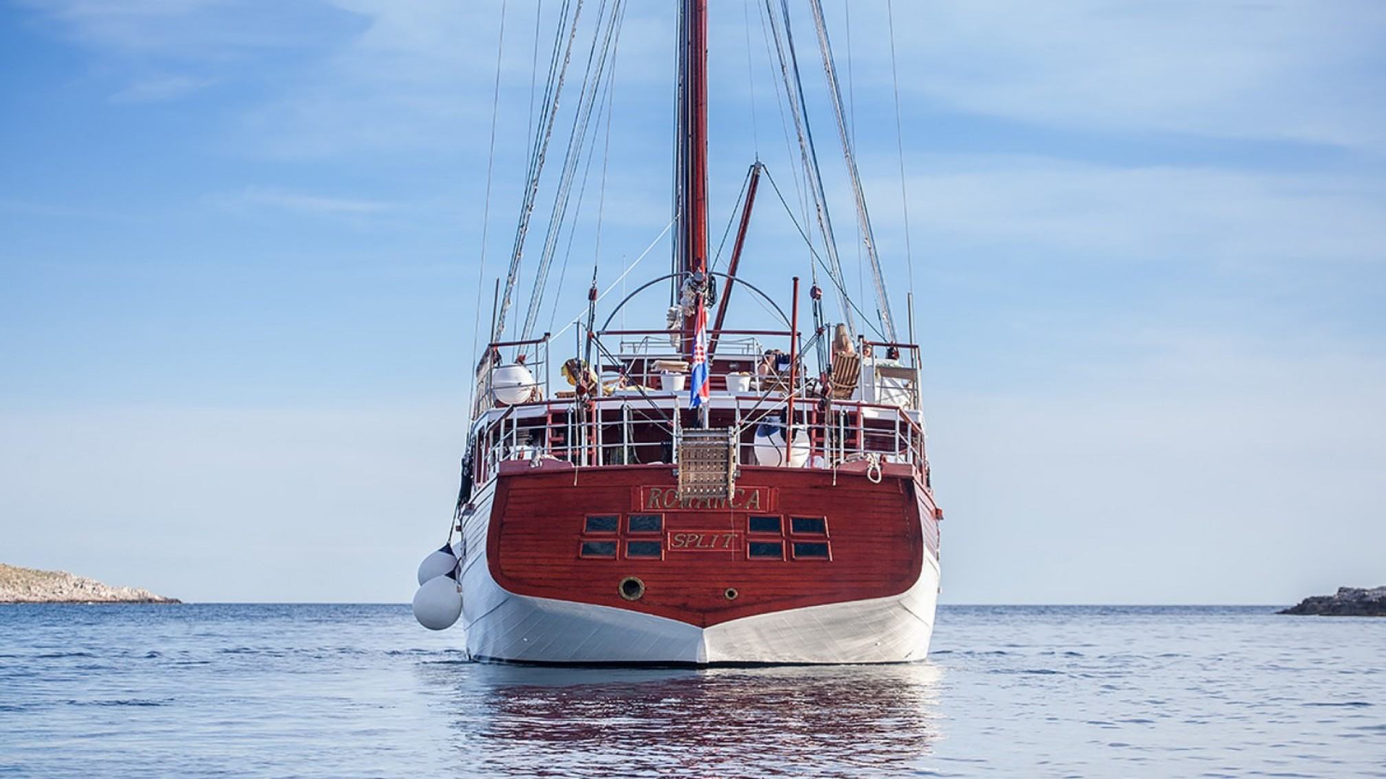 Romanca gulet charter, sailing