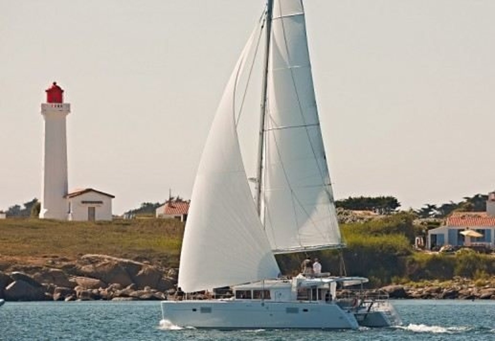 Catamaran de location Lagoon 450 naviguant