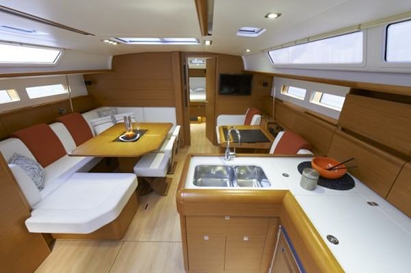 Location de voilier Sun Odyssey 469 - salon