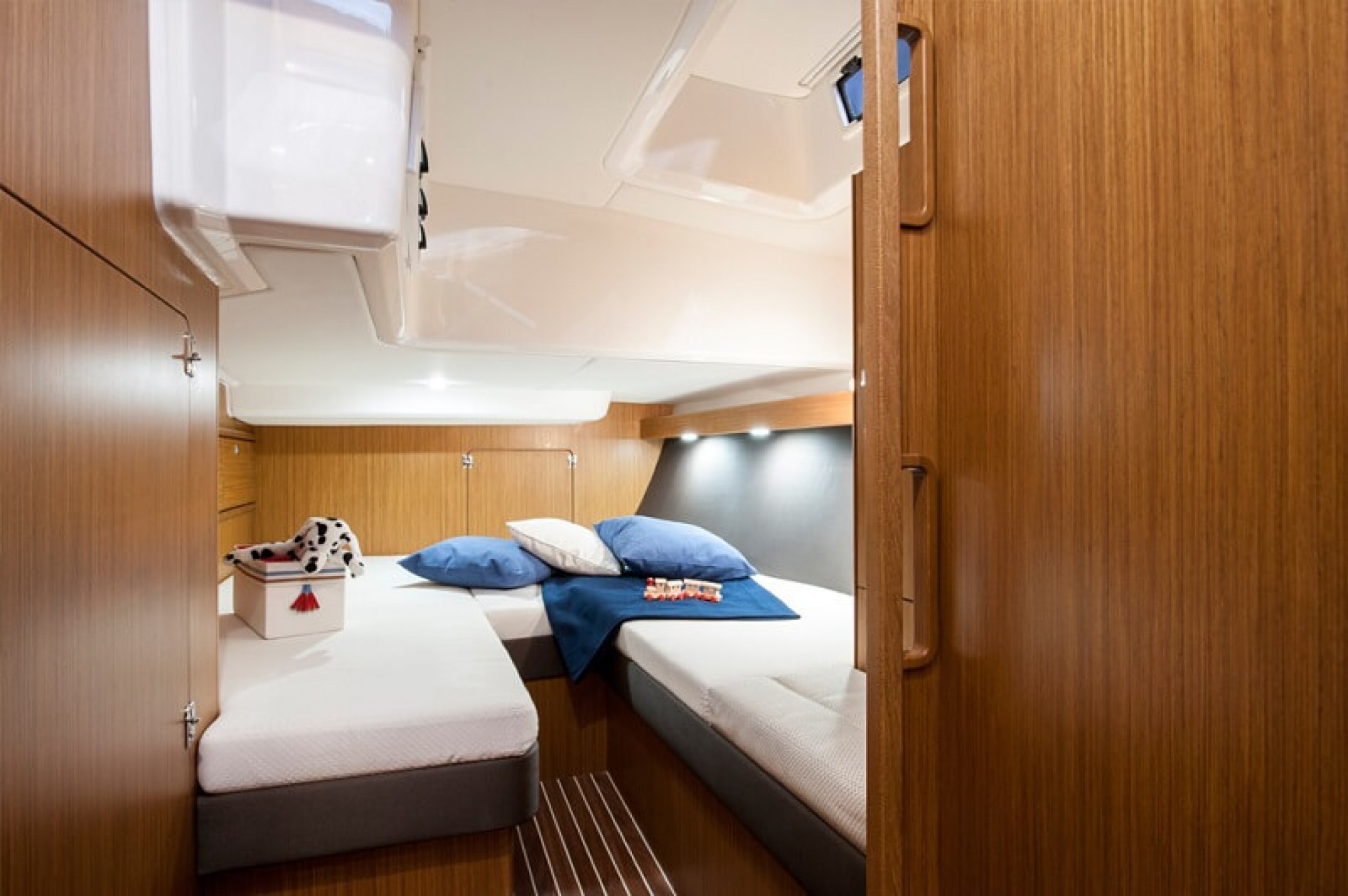 Veler de lloguer Bavaria 56 Cruiser cabina