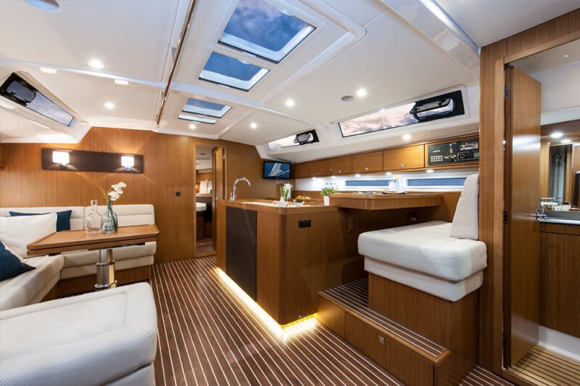 Velero de alquiler Bavaria 56 Cruiser salón