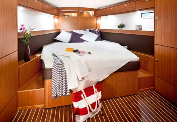 Bavaria cruiser 46 veler, cabina