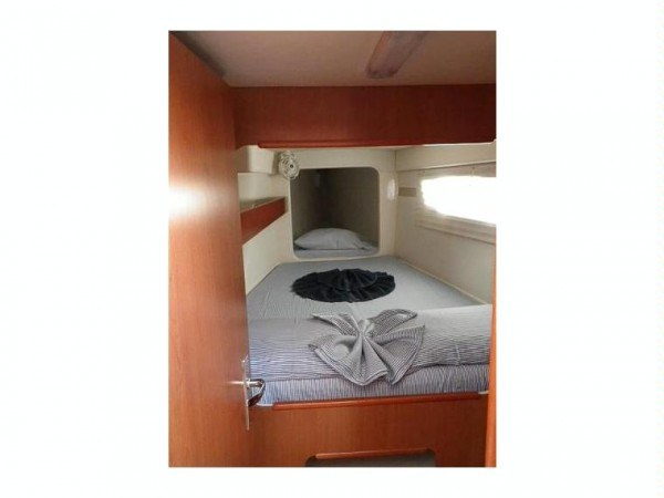 Leopard 384 catamaran rental in tailandia