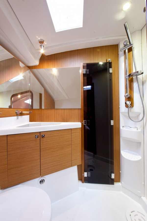 Jeanneau 57 4cab bain