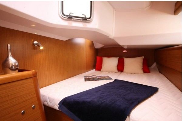 Jeanneau 44i 4cab velero de alquiler cabina