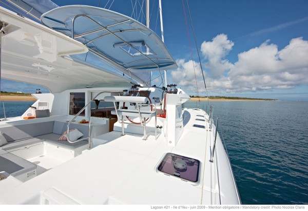 Lagoon 421 catamaran rent, sailing