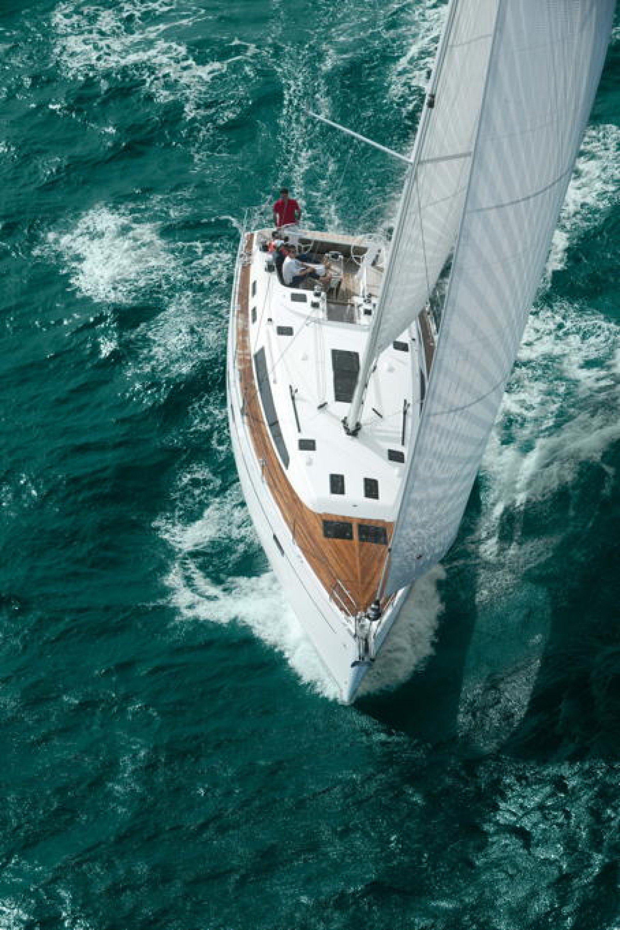 Velero de alquiler Bavaria 51 Cruiser (4cab) navegando