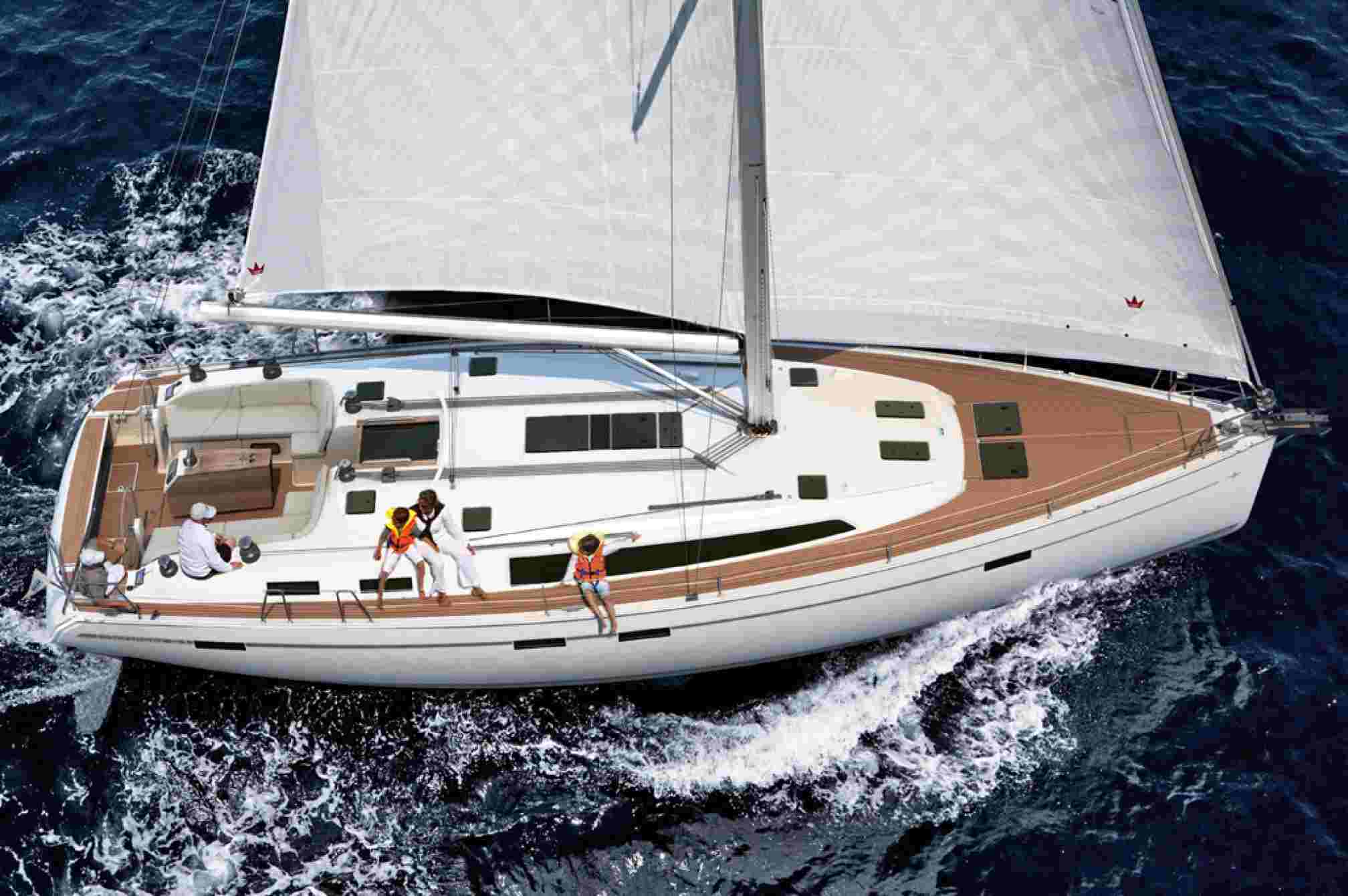 Velero de alquiler Bavaria 51 Cruiser (4cab) navegando