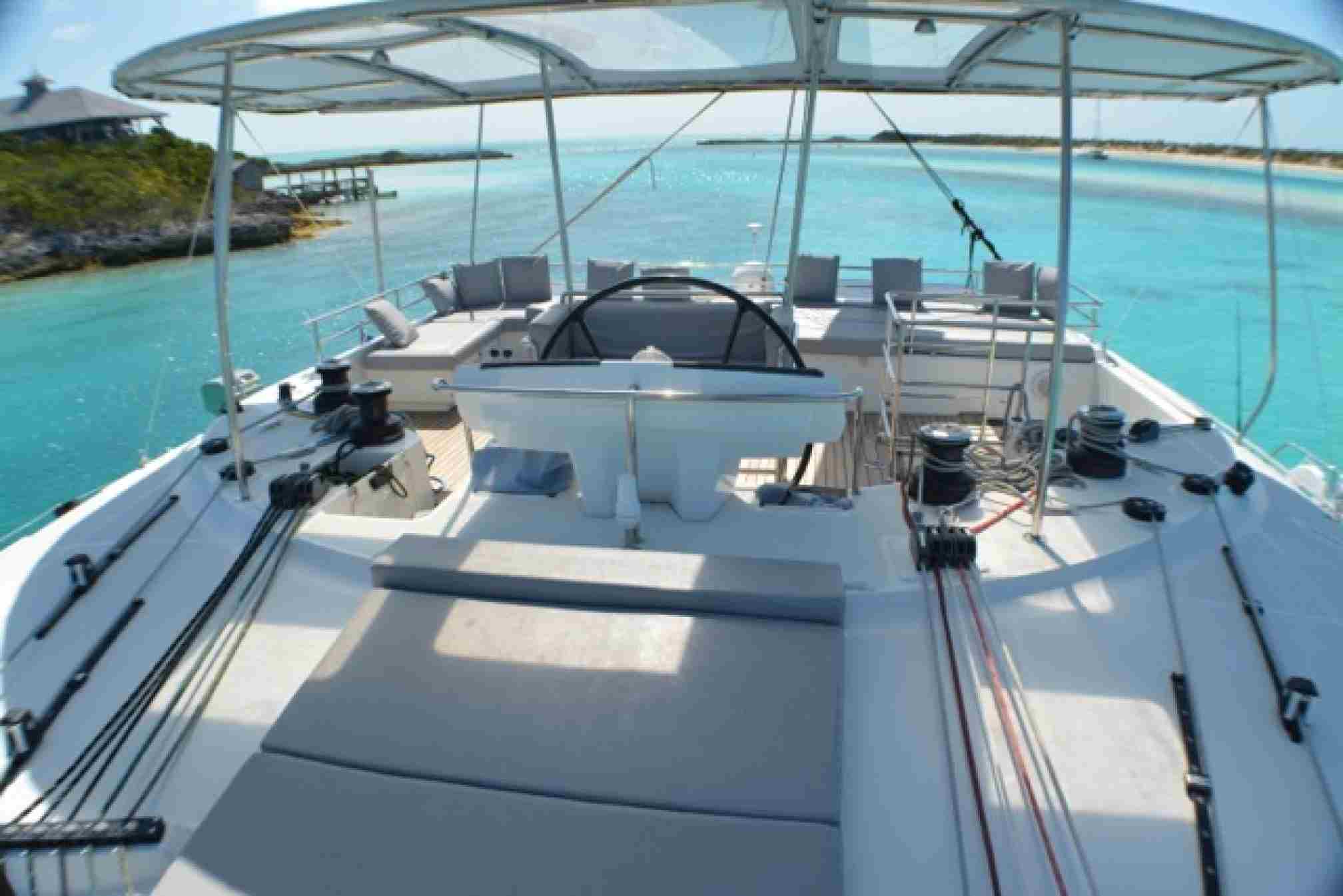 Catamarán de lujo de alquiler AMURA II flybridge