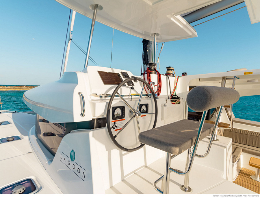 Catamaran de alquiler Lagoon 42 (4 cab) flybridge