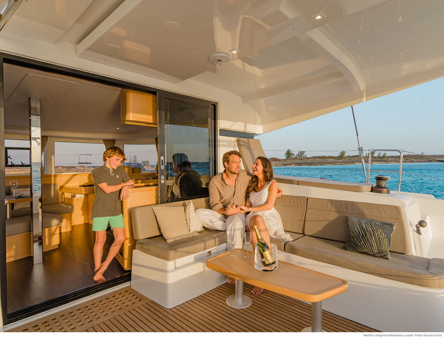 Catamaran de alquiler Lagoon 42 (4 cab) salon exterior