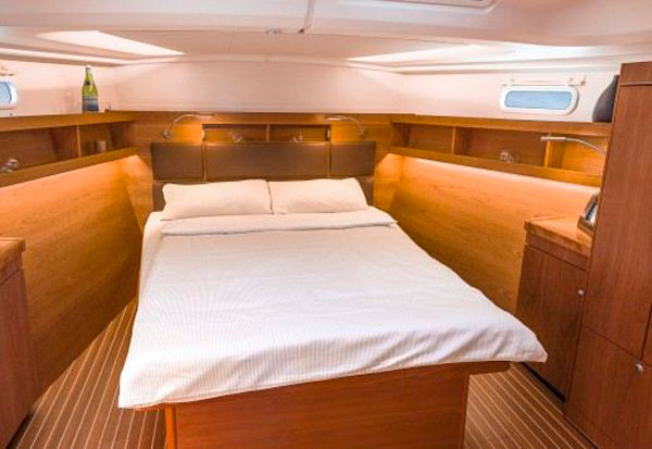 Veler de lloguer Hanse 505 cabina