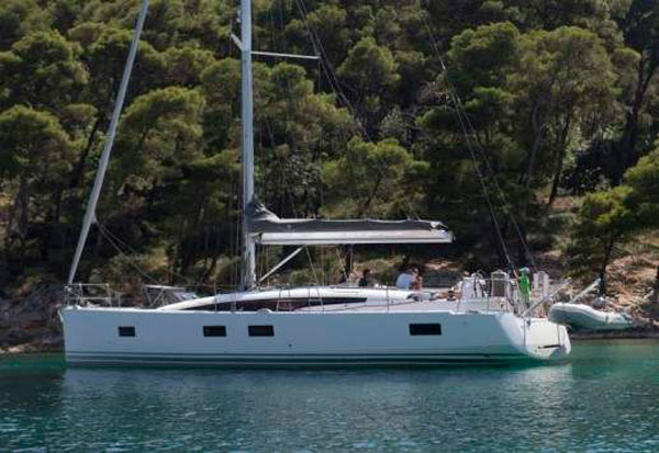 Velero de alquiler Jeanneau 54 fondeado