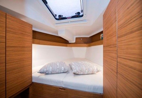 Elan E4 sailboat charter cabin