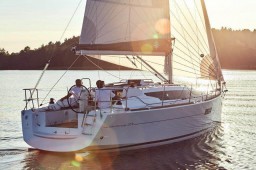 Sun Odyssey 319 (2 cab) en Croacia