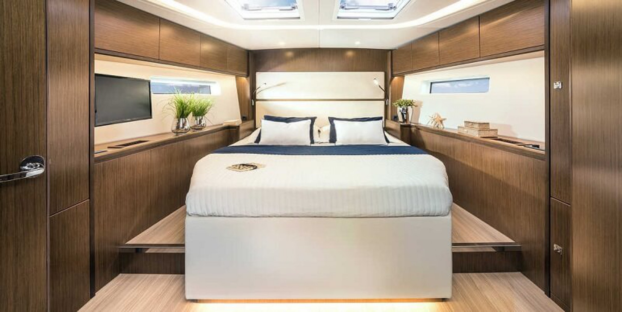 Veler de lloguer Bavaria 57C cabina