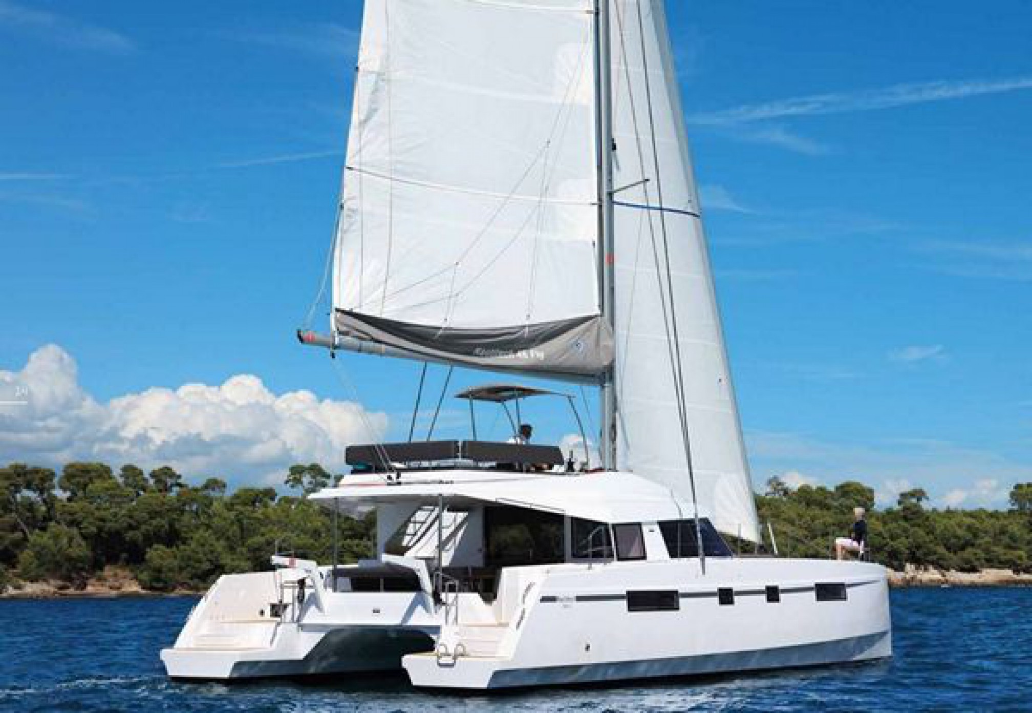 Rental catamaran Nautitech 46 sailing