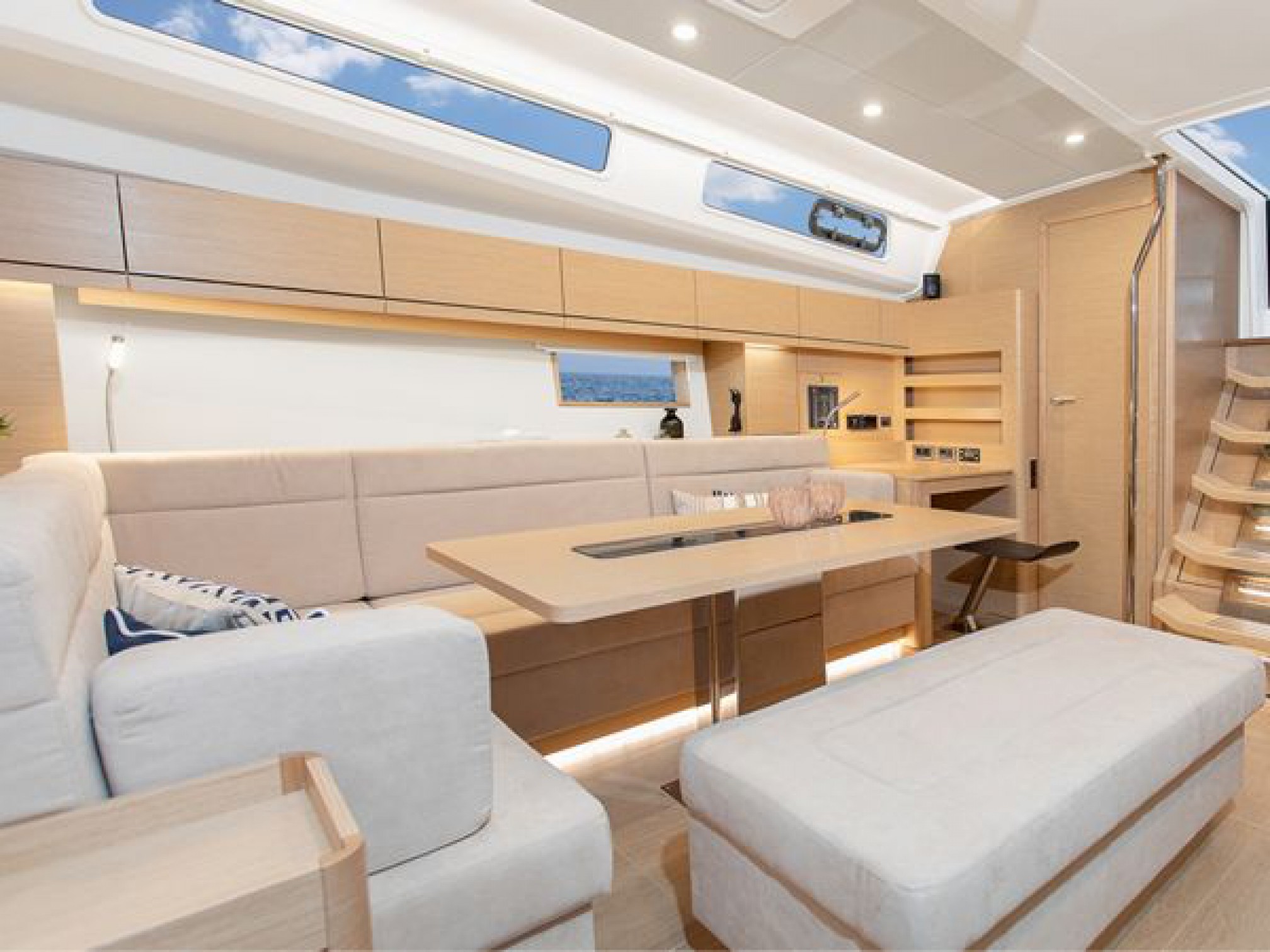 Voilier de location Hanse 508 salon