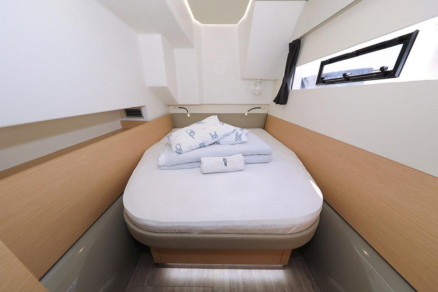 Catamaran de location Fountaine Pajot MY 37 cabine double