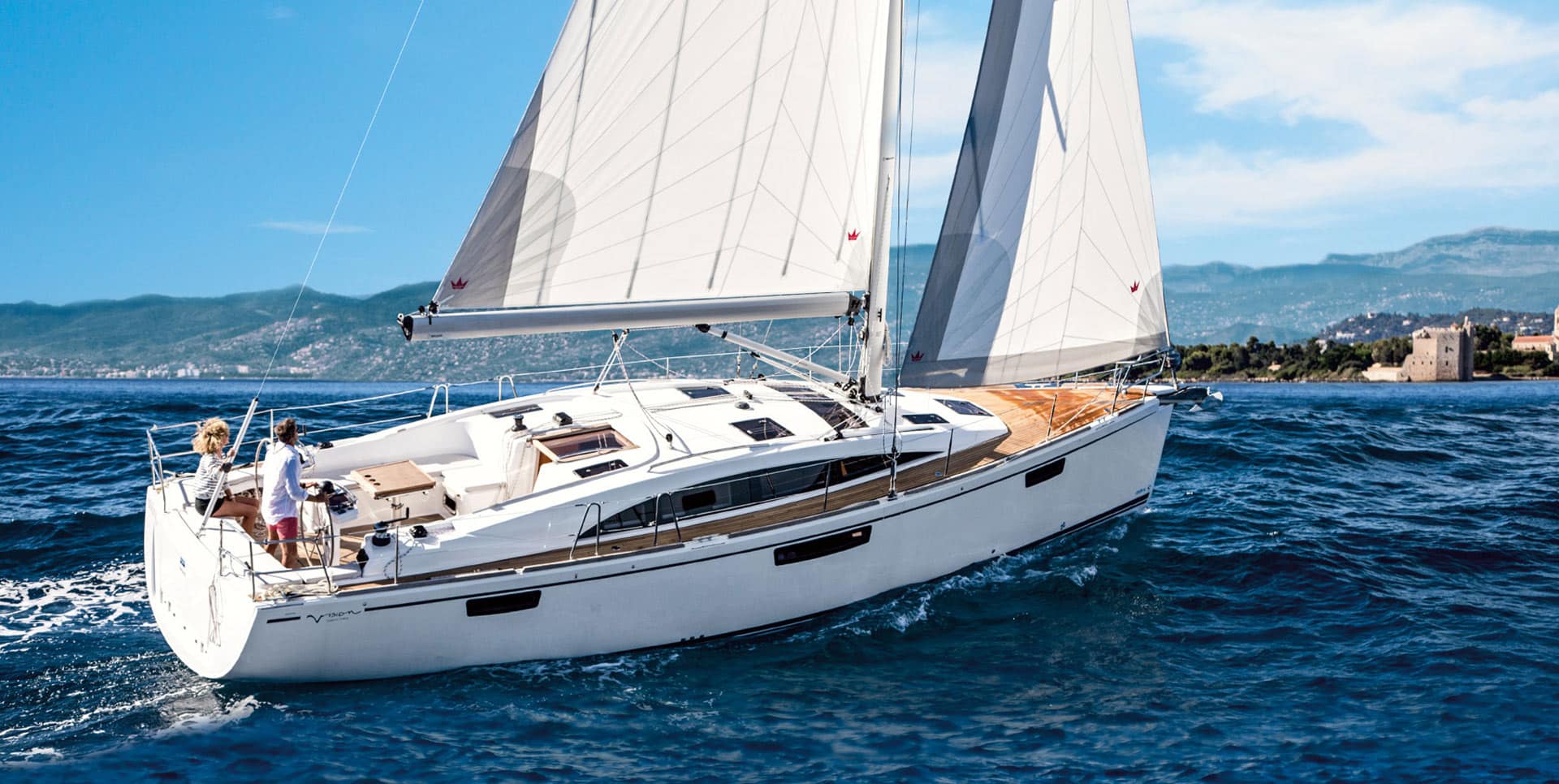 Voilier de location Bavaria 42 Cruiser (3 cab) naviguant