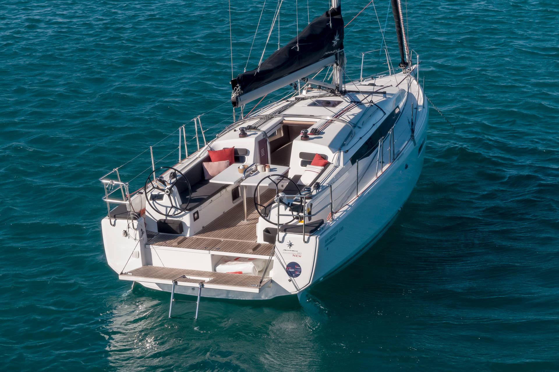 Rental sailing boat Sun Odyssey 380 stern