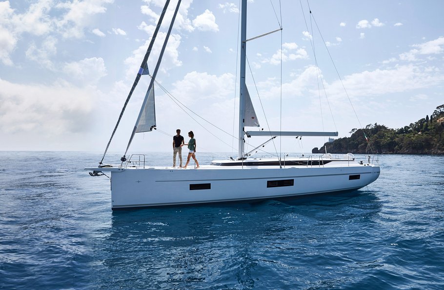 Rental sailing boat Bavaria C50 anchored