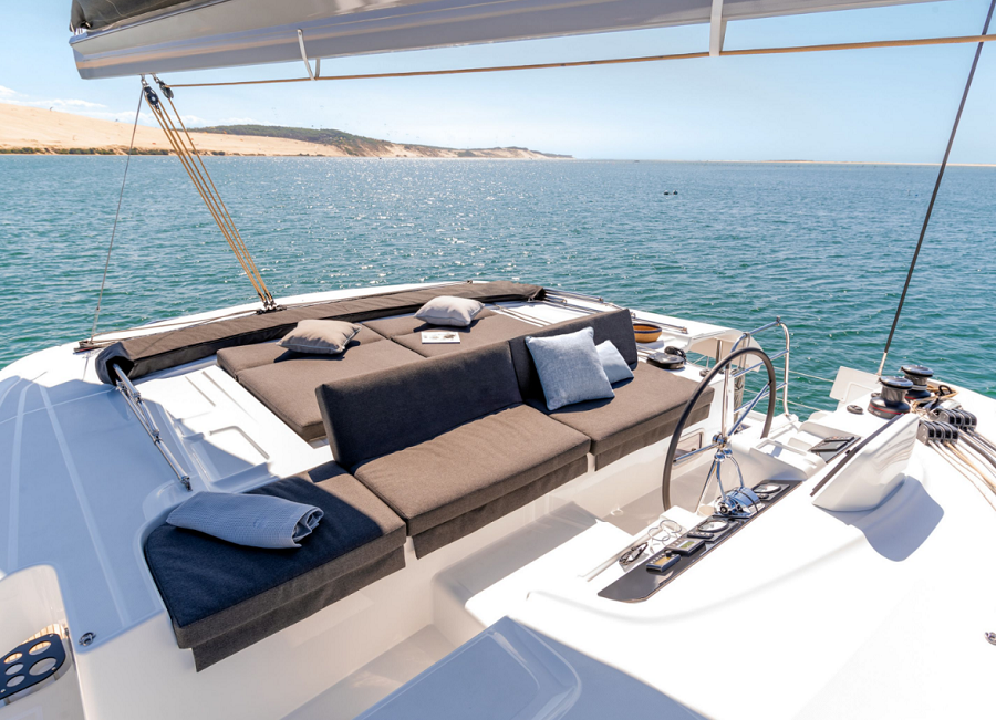 Catamaran de lloguer Lagoon 46 exteriors